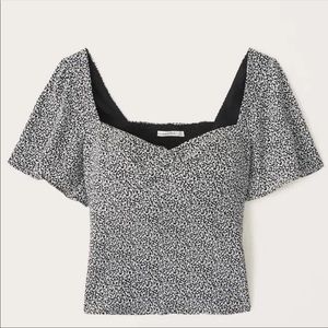 NWT Abercrombie Twist Front Flutter Sleeve Top